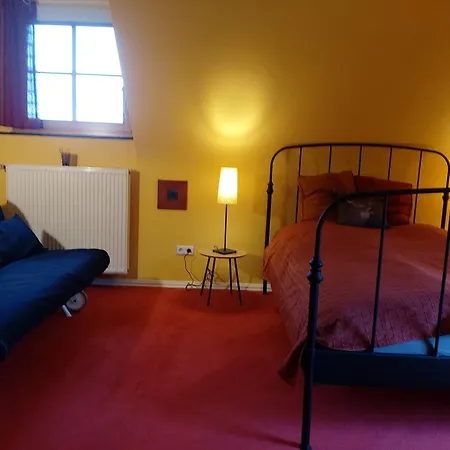 Kemenate Gechaichnishof 7born