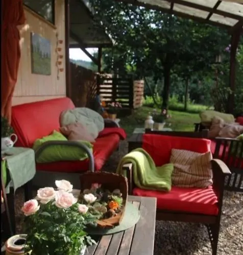 Kemenate Gechaichnishof 7born בית אירוח