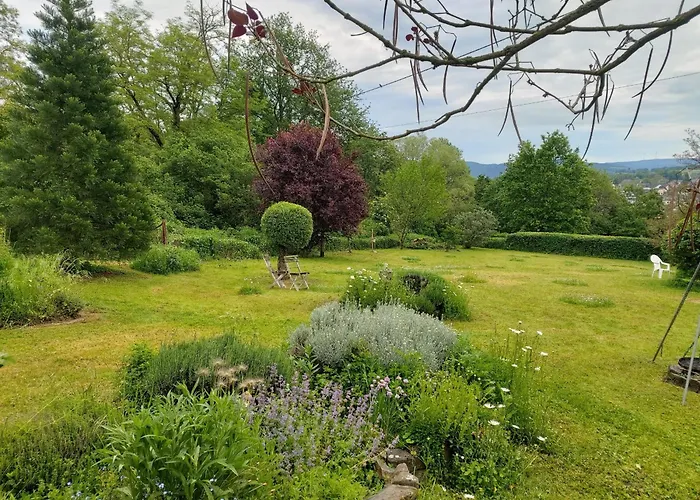 Kemenate Gechaichnishof 7born Maring-Noviand