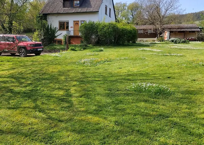 Kemenate Gechaichnishof 7born בית אירוח Maring-Noviand