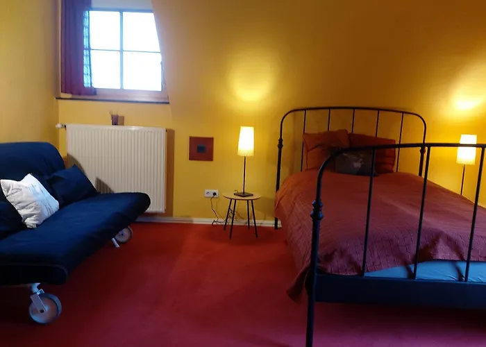 Kemenate Gechaichnishof 7born